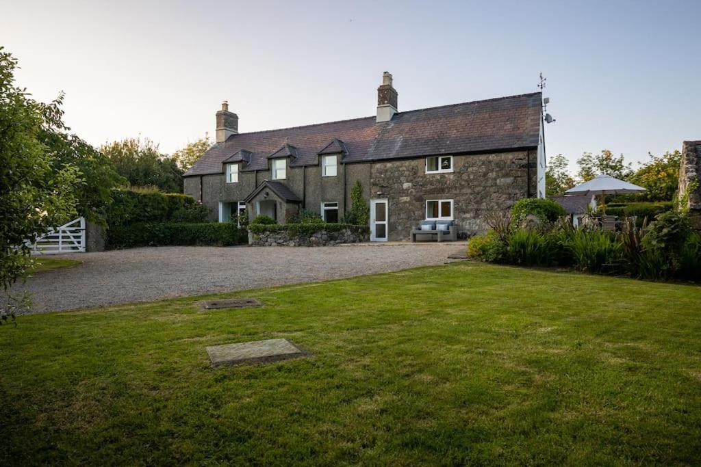 Plas Newydd With Swimming Pool, Fire Pit, And Log Fires Villa Rhiw Bagian luar foto